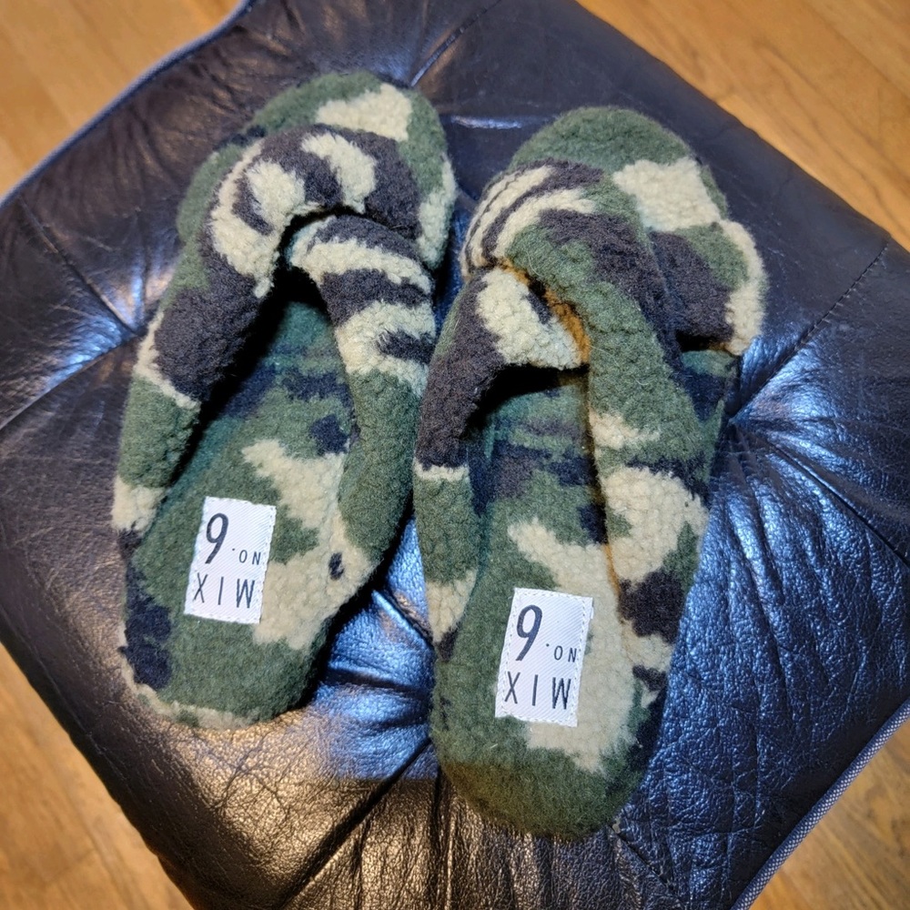 ✨NEW✨ MIX NO. 6 FLUFFY SLIDES/SLIPPERS